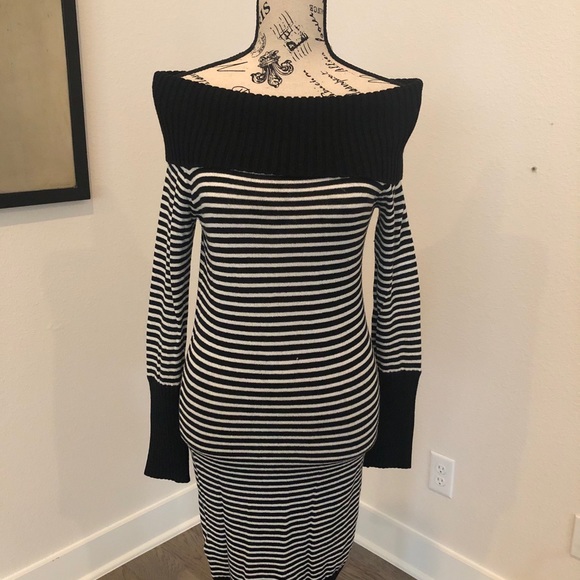 Dress - Picture 1 of 2